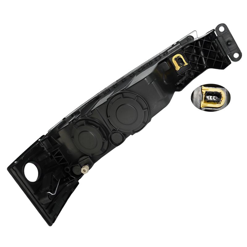 farol-auxiliar-antineblina-inferior-esquerdo-volvo-new-fh-2015
